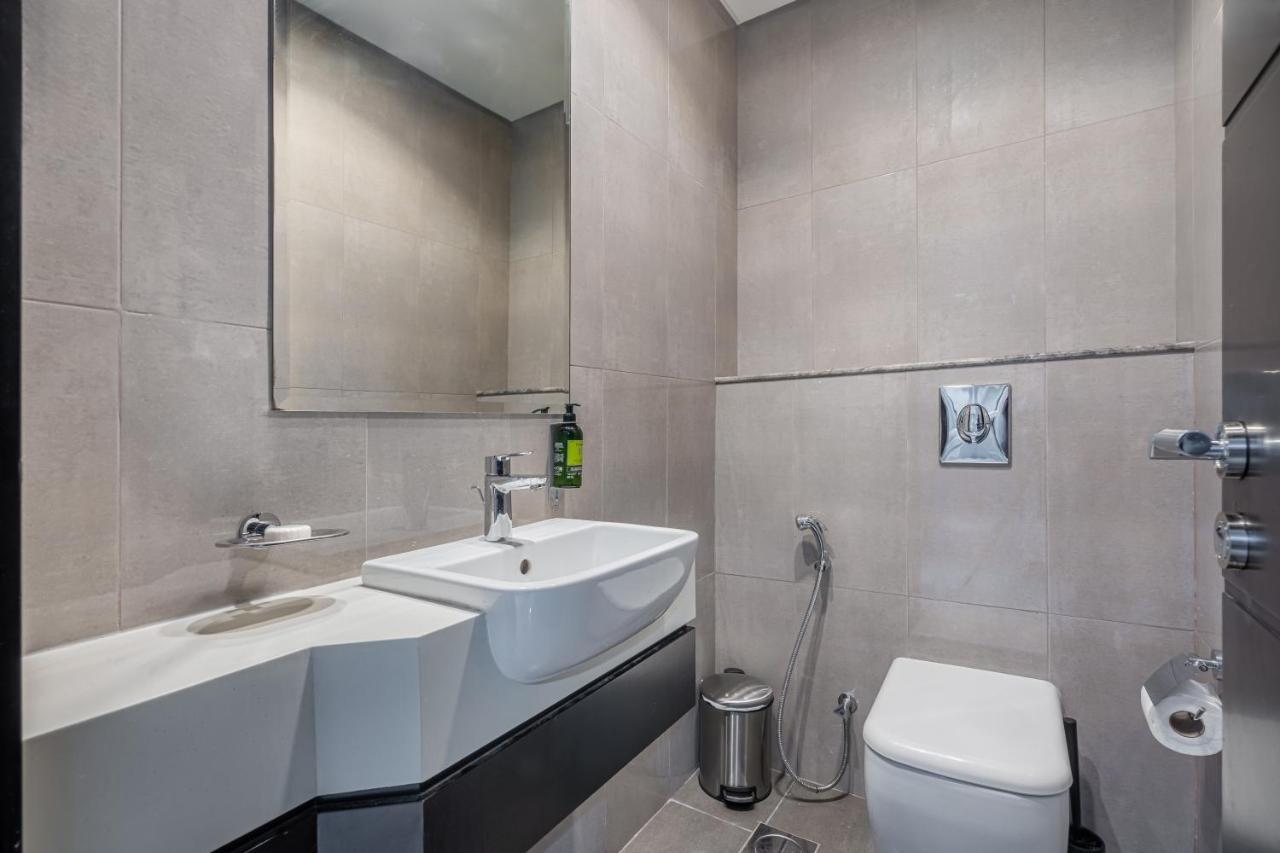 Citihome - 1Br At Merano Tower By Damac Дубай Экстерьер фото